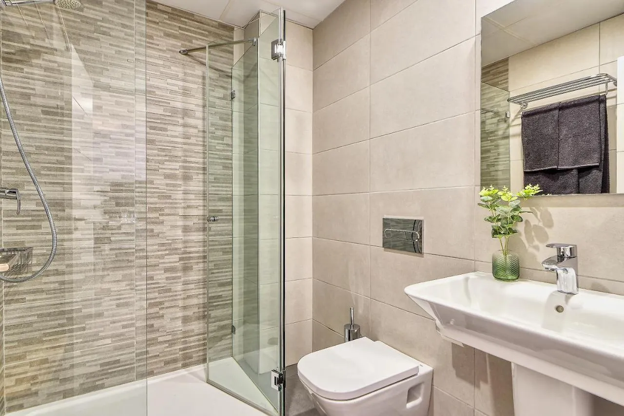 Apartamento AB Vialia Estación , Parking&Pool Málaga